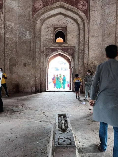 Qutub Khans Tomb